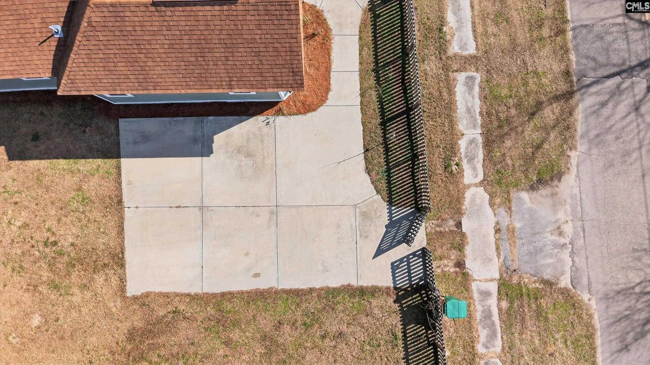 523 Dibble Street Photo 6