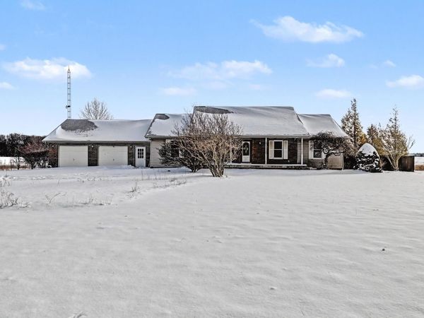 3132 Decliff Road N, New Bloomington, OH 43341