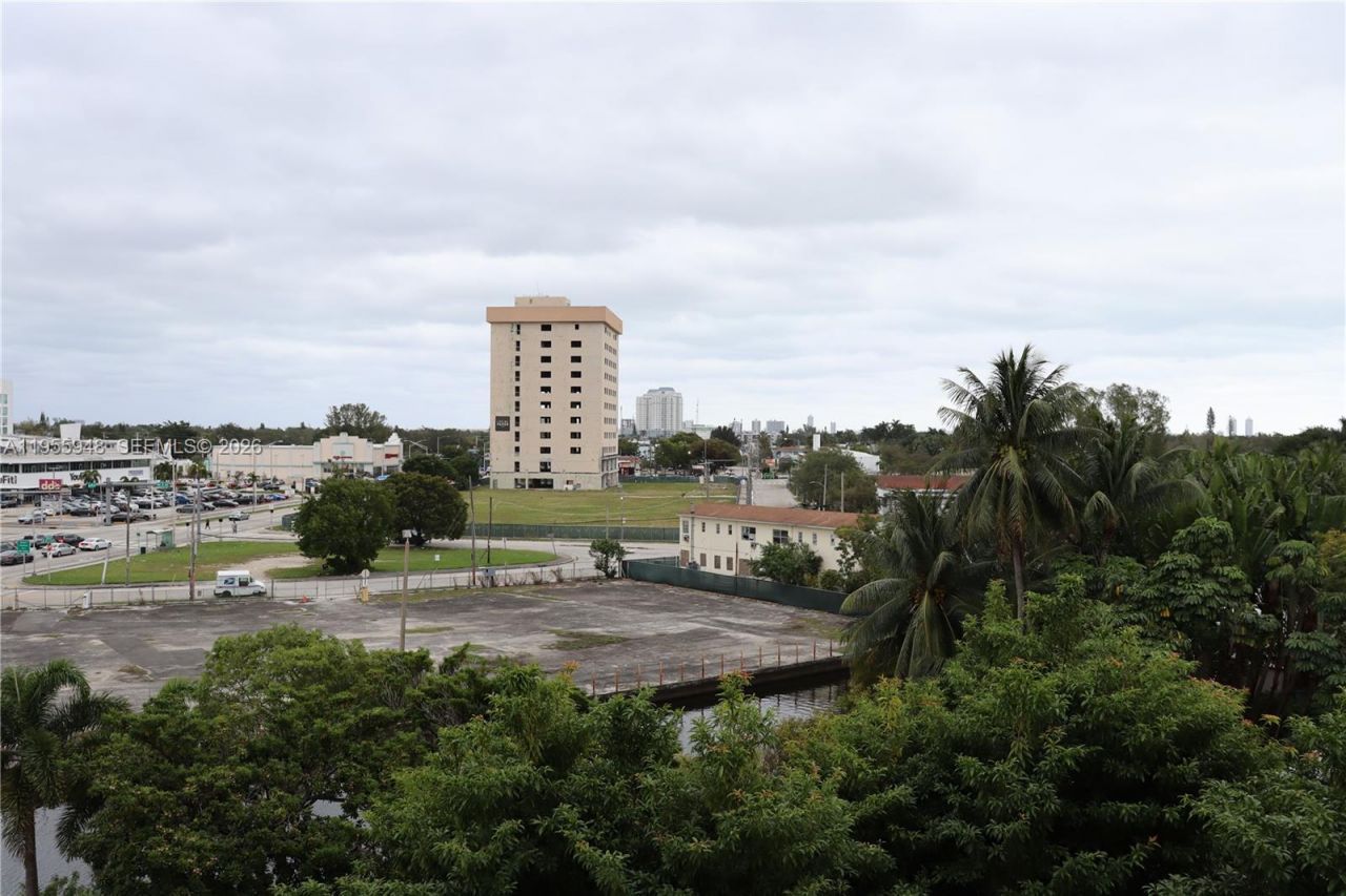 7801 NE 4th Ct, Unit 512, Miami, FL 33138 Photo