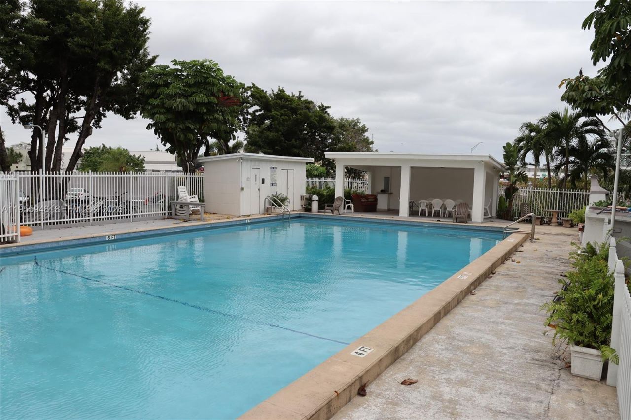 7801 NE 4th Ct, Unit 512, Miami, FL 33138 Photo