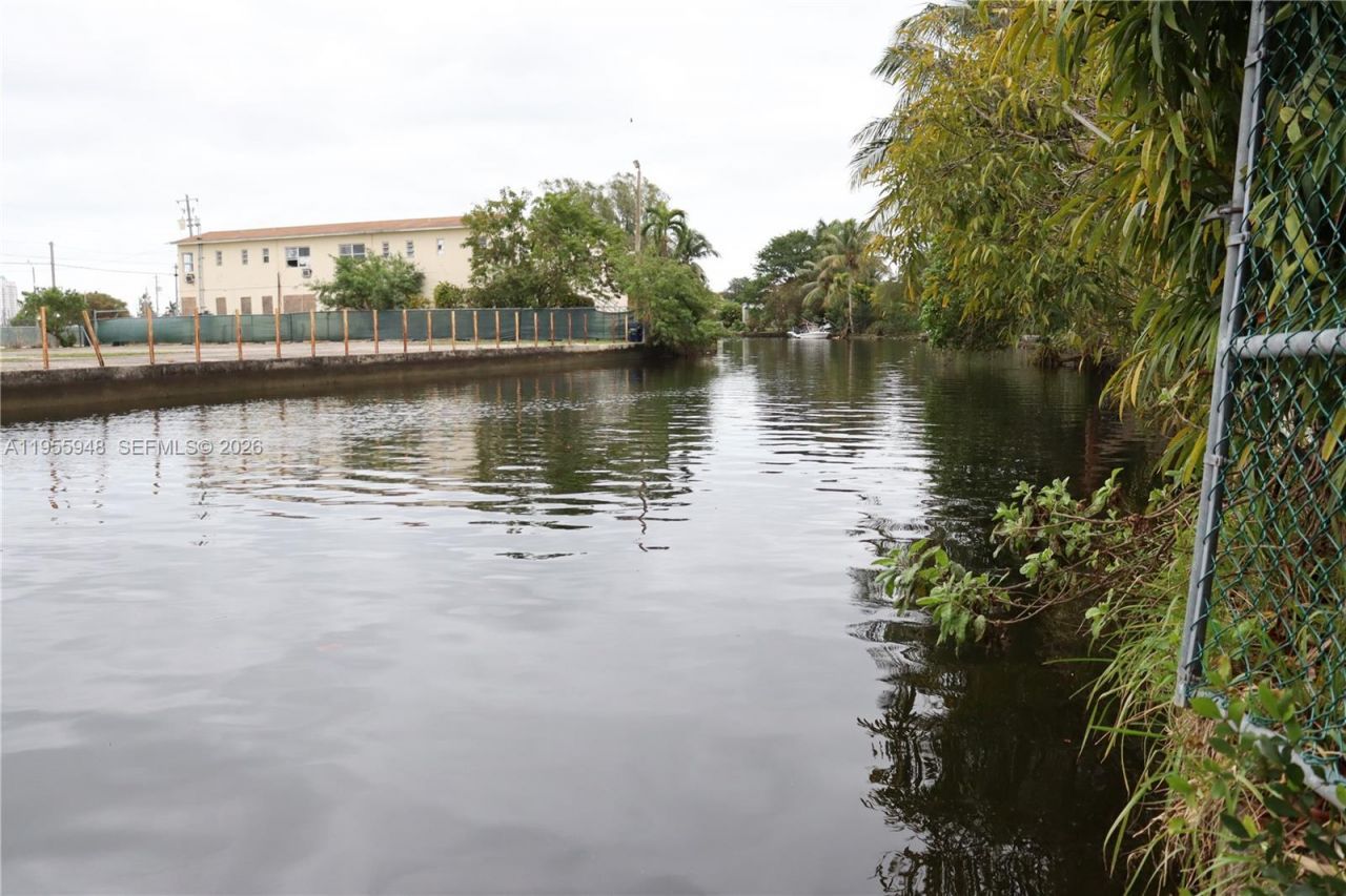 7801 NE 4th Ct, Unit 512, Miami, FL 33138 Photo