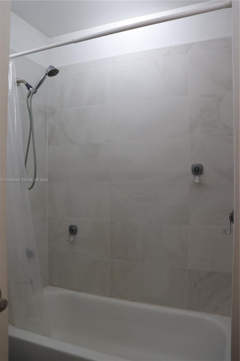 7801 NE 4th Ct, Unit 512, Miami, FL 33138 Photo