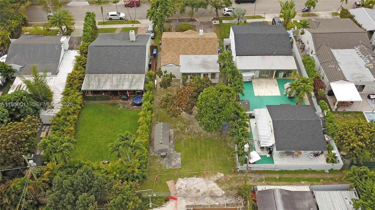 1345 SW 17th St, Miami, FL 33145 Photo