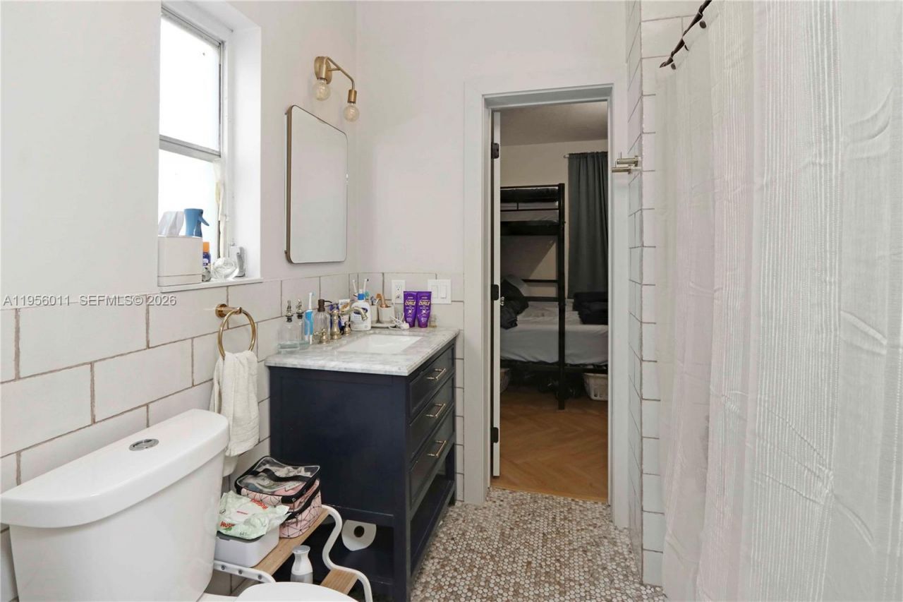 1345 SW 17th St, Miami, FL 33145 Photo