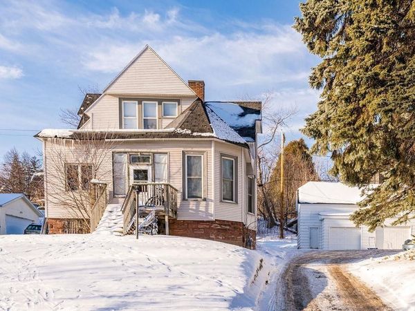 1821 E 1st Street, Duluth, MN 55812