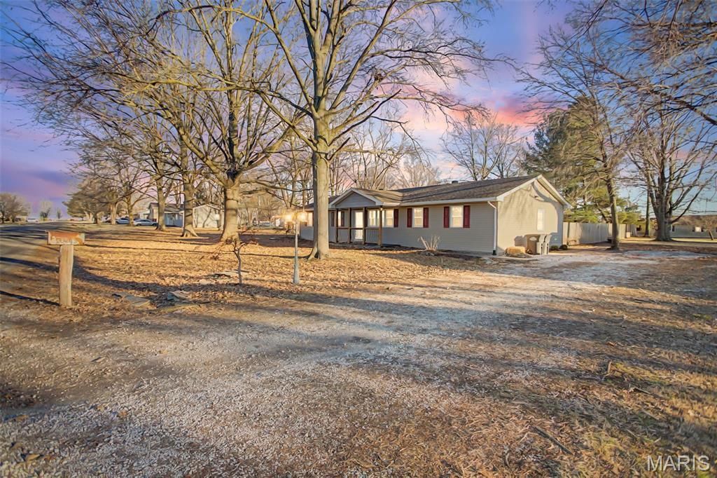 23343 Mimi Street, Jerseyville, IL 62052 Main Photo