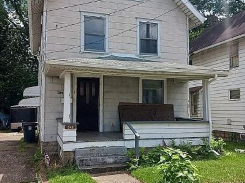 349 Comstock Court, Akron, OH 44305 Photo 1