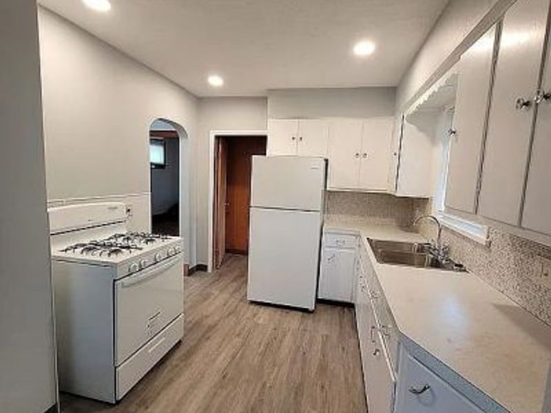 349 Comstock Court, Akron, OH 44305 Photo 6