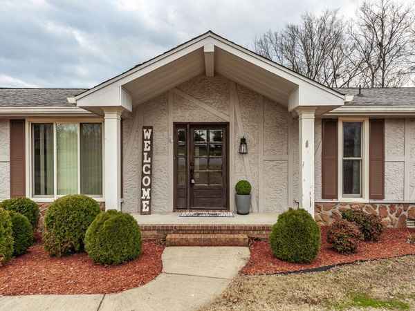 144 Allen Dr, Hendersonville, TN 37075