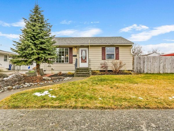 5725 N E St, Spokane, WA 99205