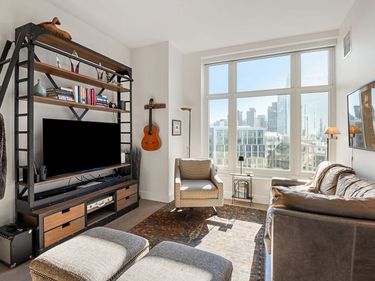 100 Lovejoy Wharf, Unit PH-3C, Boston, MA 02114