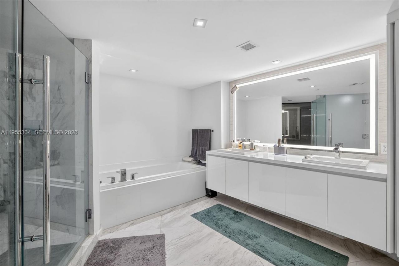 701 N Fort Lauderdale Beach Blvd, Unit 114, Fort Lauderdale, FL 33304 Photo