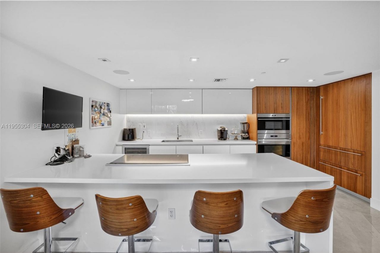 701 N Fort Lauderdale Beach Blvd, Unit 114, Fort Lauderdale, FL 33304 Photo