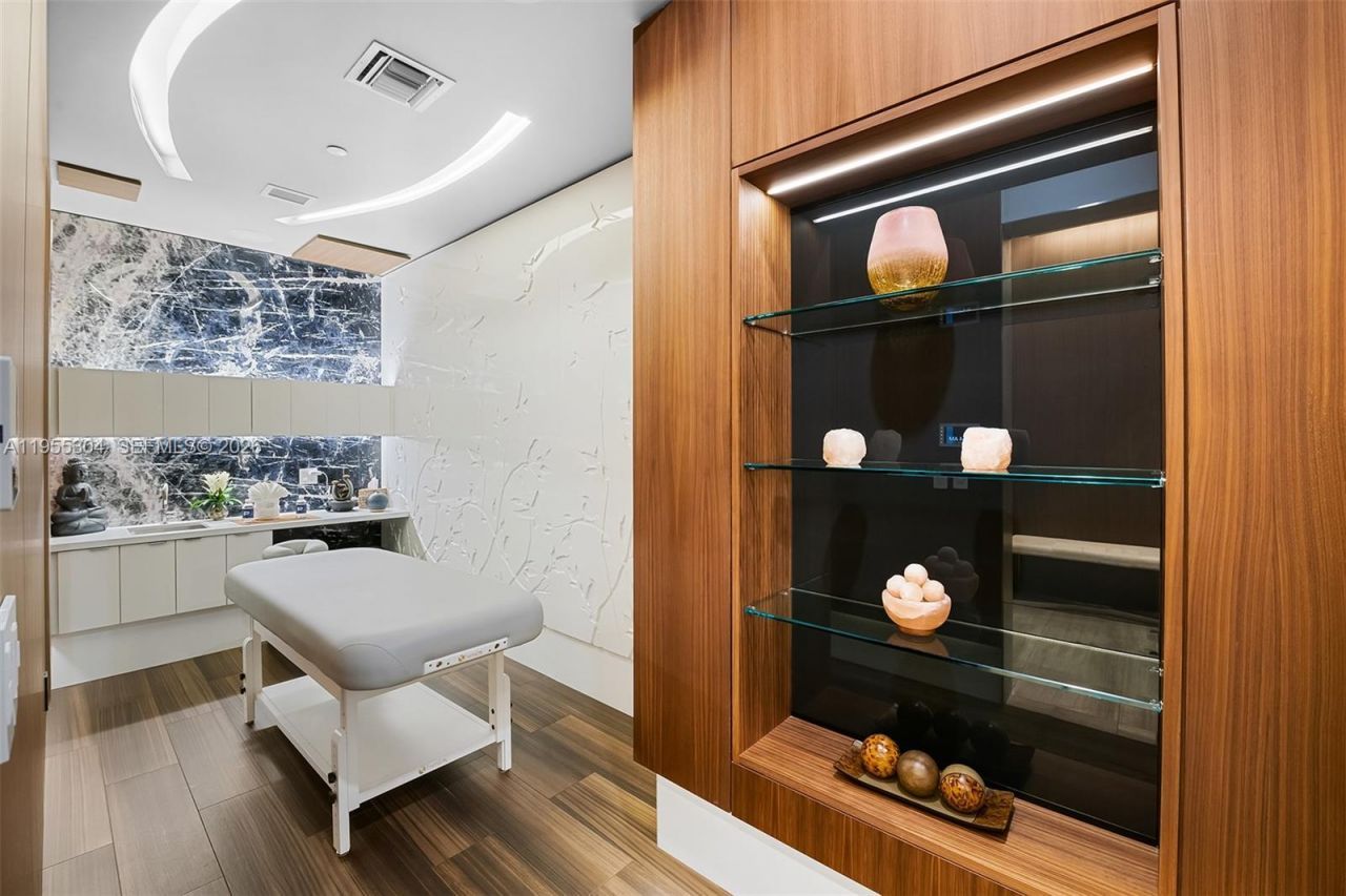 701 N Fort Lauderdale Beach Blvd, Unit 114, Fort Lauderdale, FL 33304 Photo