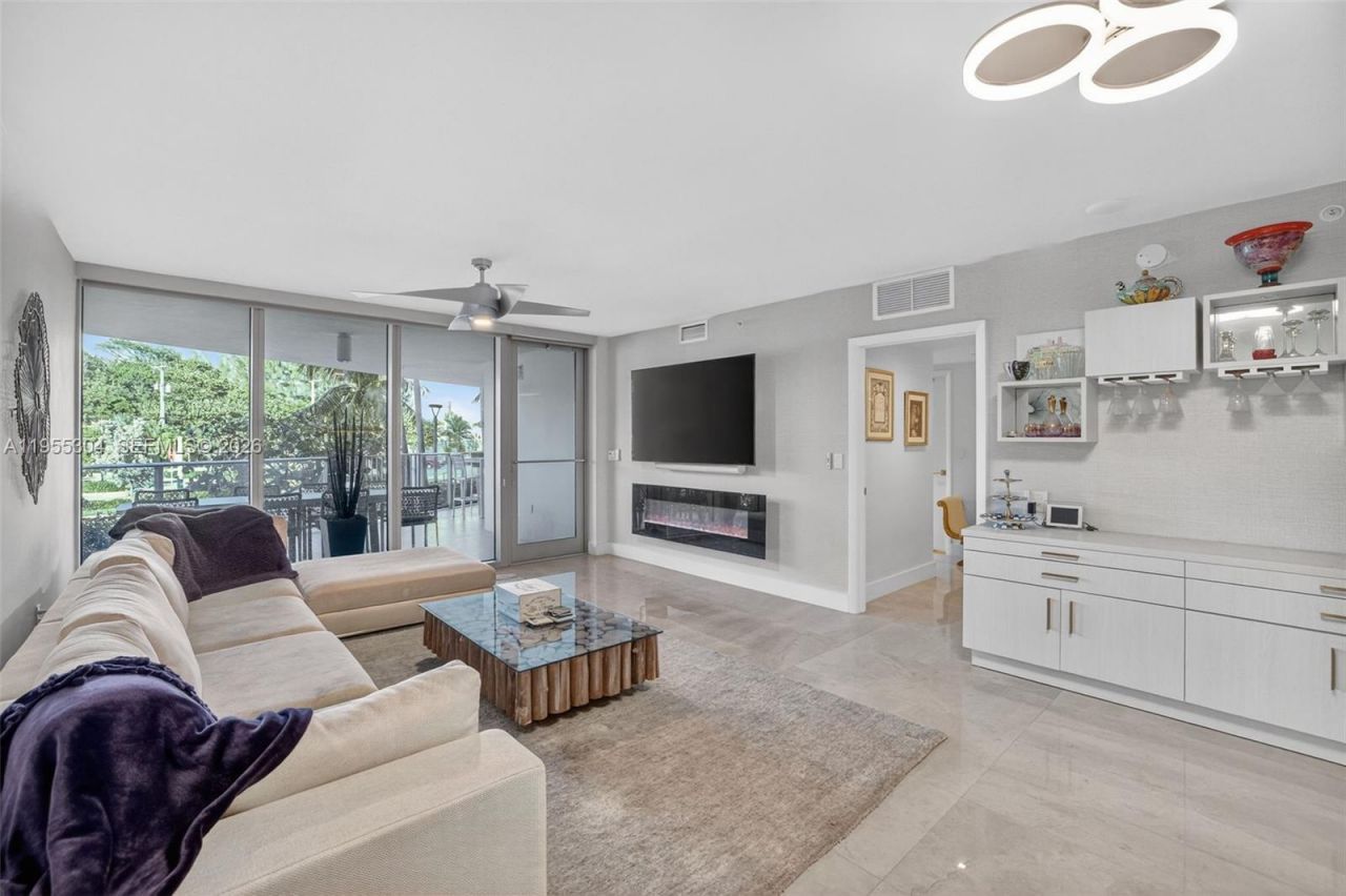 701 N Fort Lauderdale Beach Blvd, Unit 114, Fort Lauderdale, FL 33304 Photo