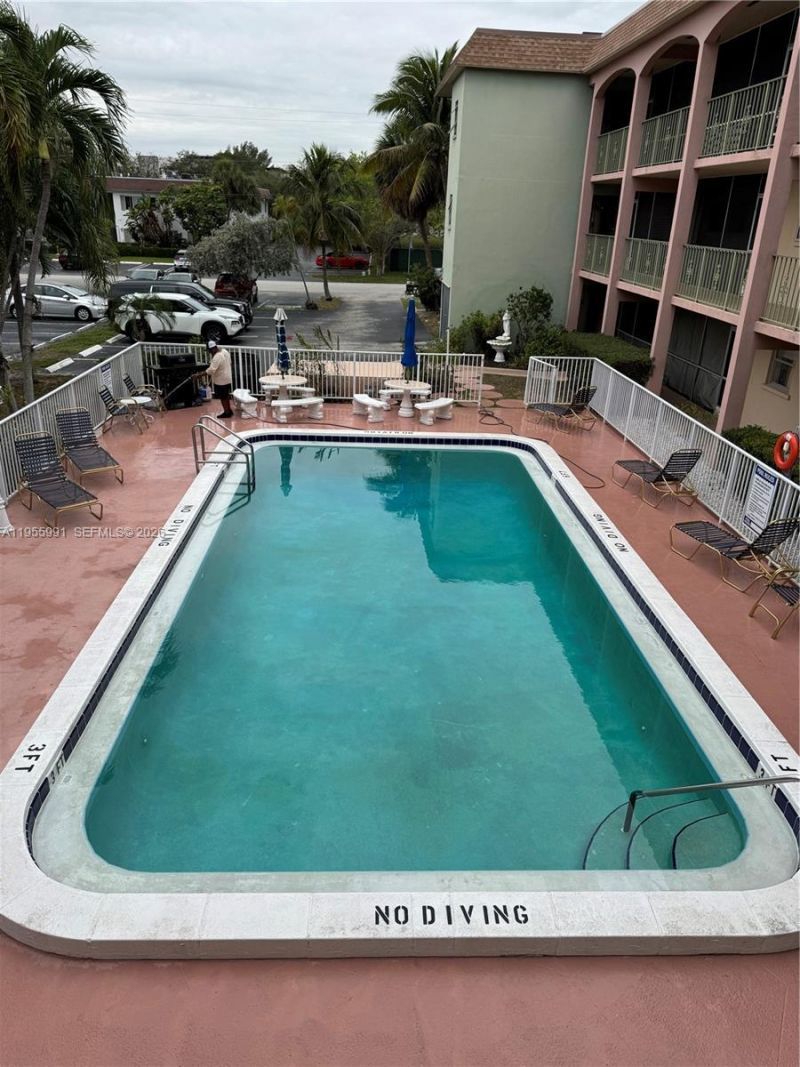 100 SE 6th Ave, Unit 207, Pompano Beach, FL 33060 Photo