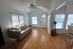 6 Robin Ave. photo 4