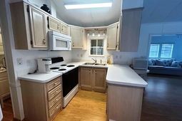 6 Robin Ave. photo 4