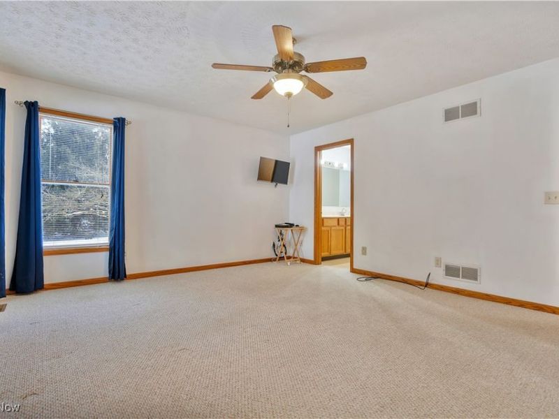 5813 Cleveland Massillon Road, Barberton, OH 44203 Photo 23