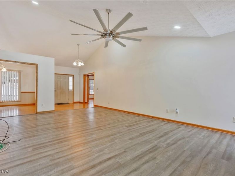 5813 Cleveland Massillon Road, Barberton, OH 44203 Photo 6