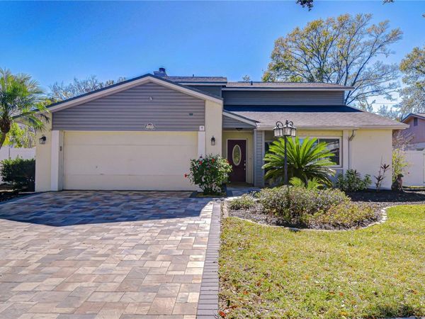 5008 COUNTRY HILLS DRIVE, TAMPA, FL 33624