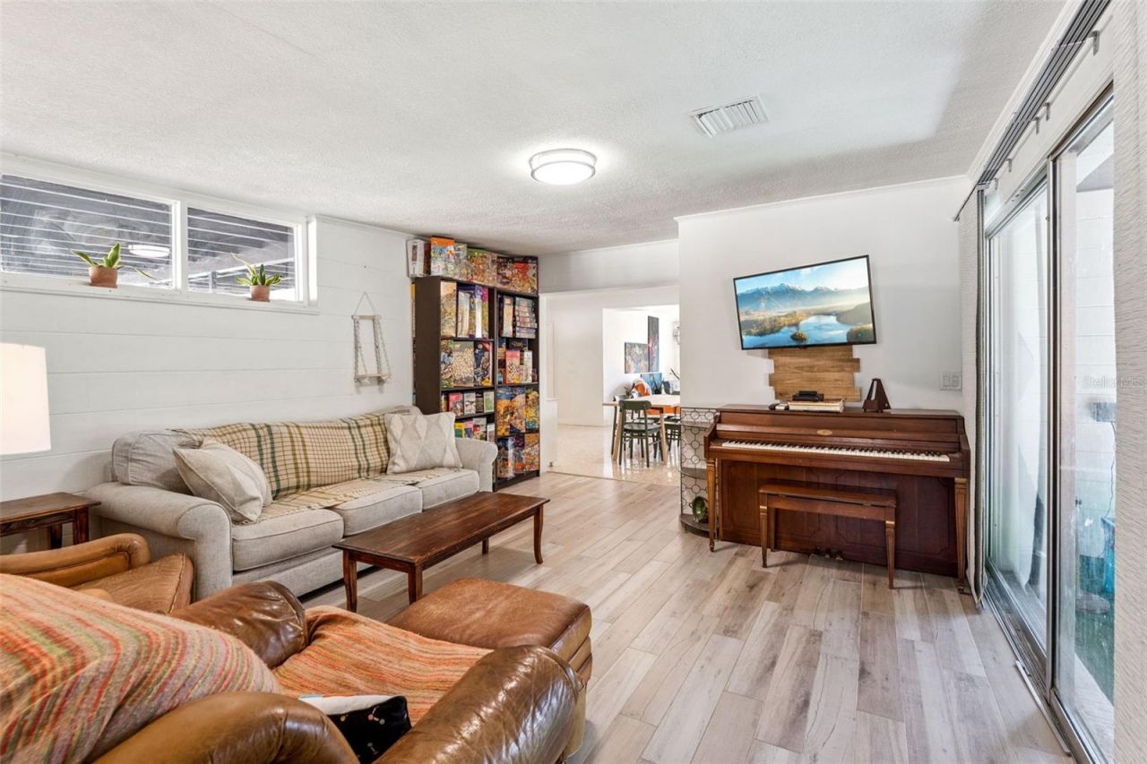 4532 Bradley Avenue, Orlando, FL 32839 Photo