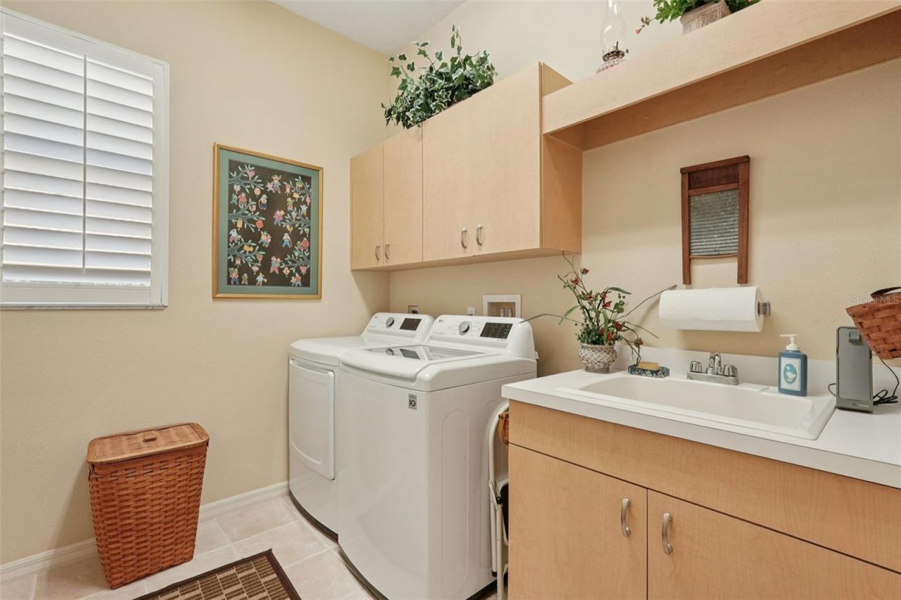 417 Huntridge Drive, Venice, FL 34292 Photo