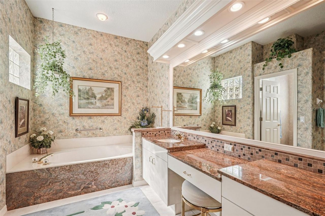 417 Huntridge Drive, Venice, FL 34292 Photo