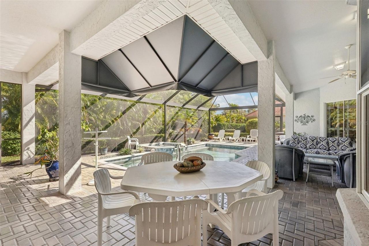 417 Huntridge Drive, Venice, FL 34292 Photo