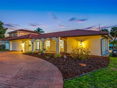 4372 46TH AVENUE S, ST PETERSBURG, FL 33711