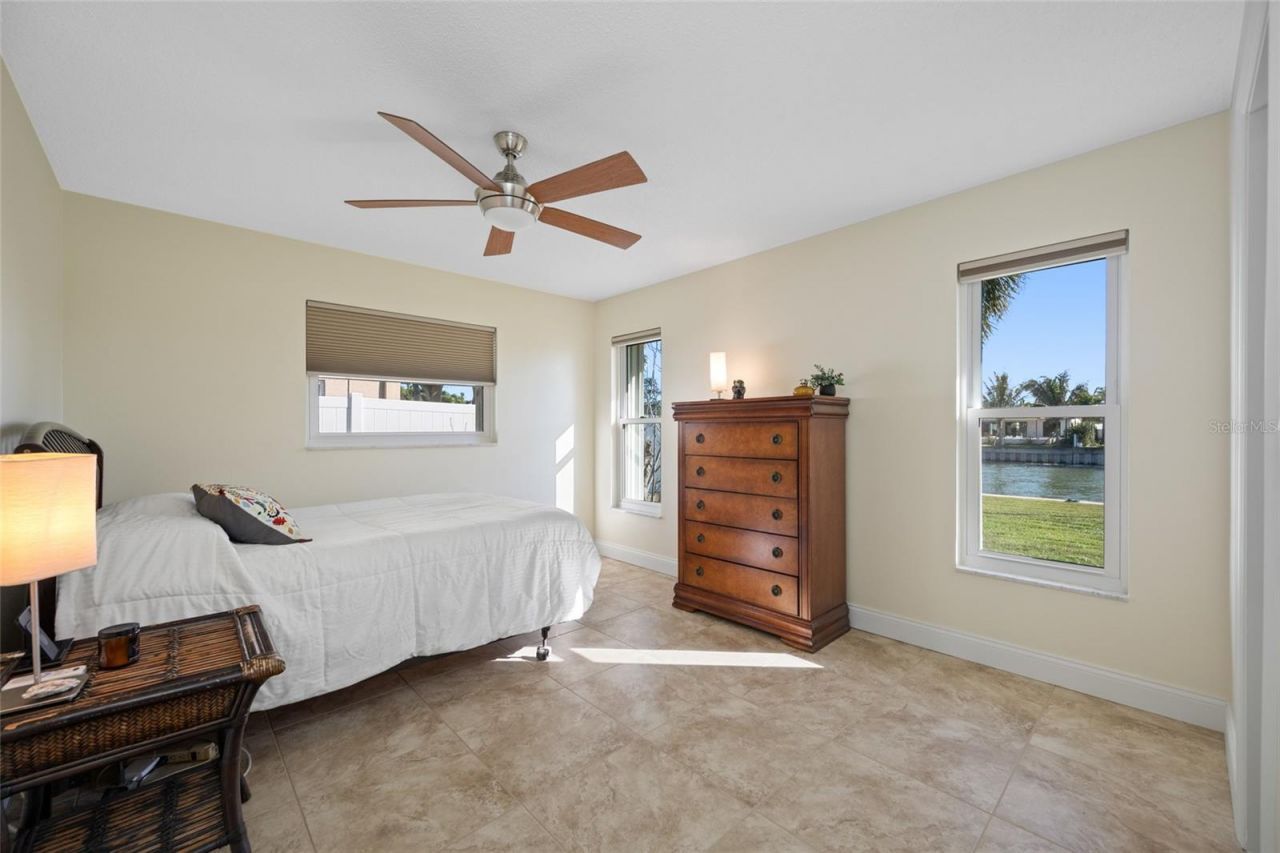 4372 46th Avenue S, Saint Petersburg, FL 33711 Photo