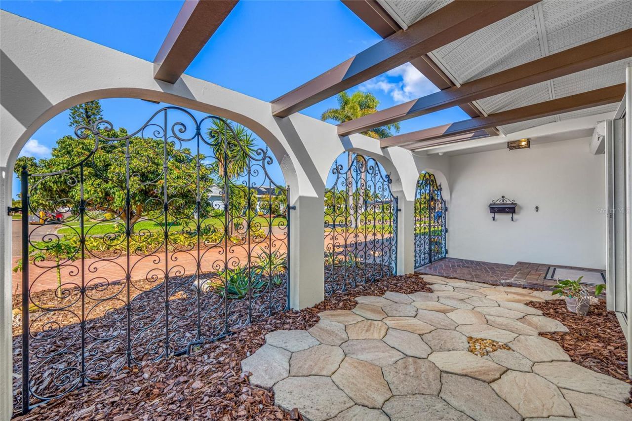 4372 46th Avenue S, Saint Petersburg, FL 33711 Photo