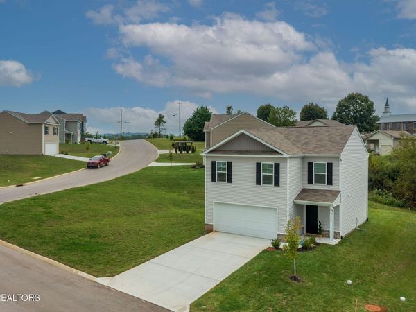 9320 River Cane Rd, Mascot, TN 37806