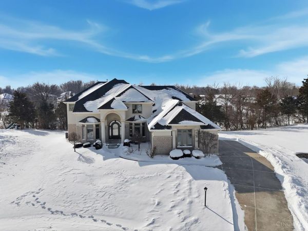 2695 Bent Creek Court, Beavercreek, OH 45431