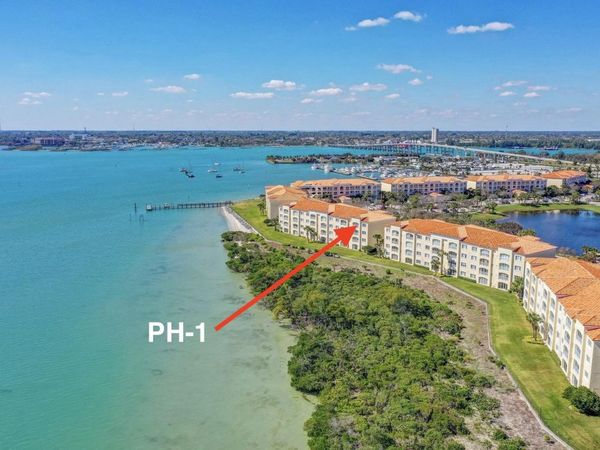 29 Harbour Isle Drive W, Unit Ph01, Hutchinson Island, FL 34949