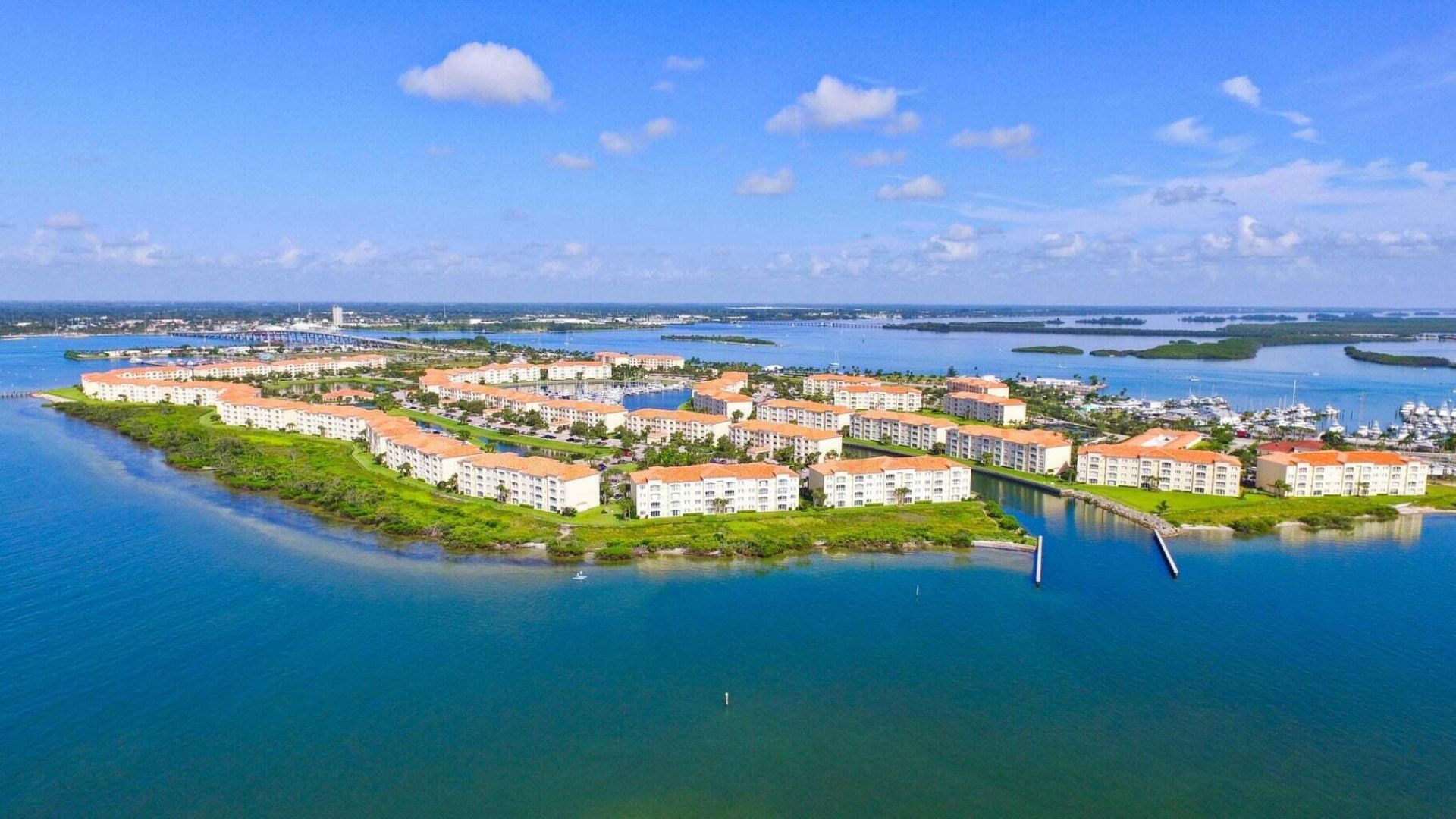 29 Harbour Isle Drive W, Unit Ph01, Hutchinson Island, FL 34949 Photo