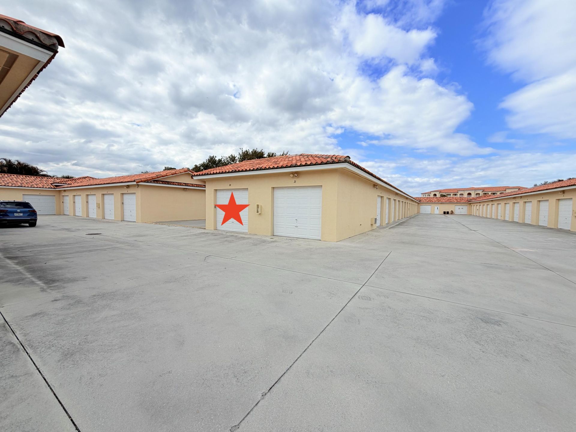 29 Harbour Isle Drive W, Unit Ph01, Hutchinson Island, FL 34949 Photo