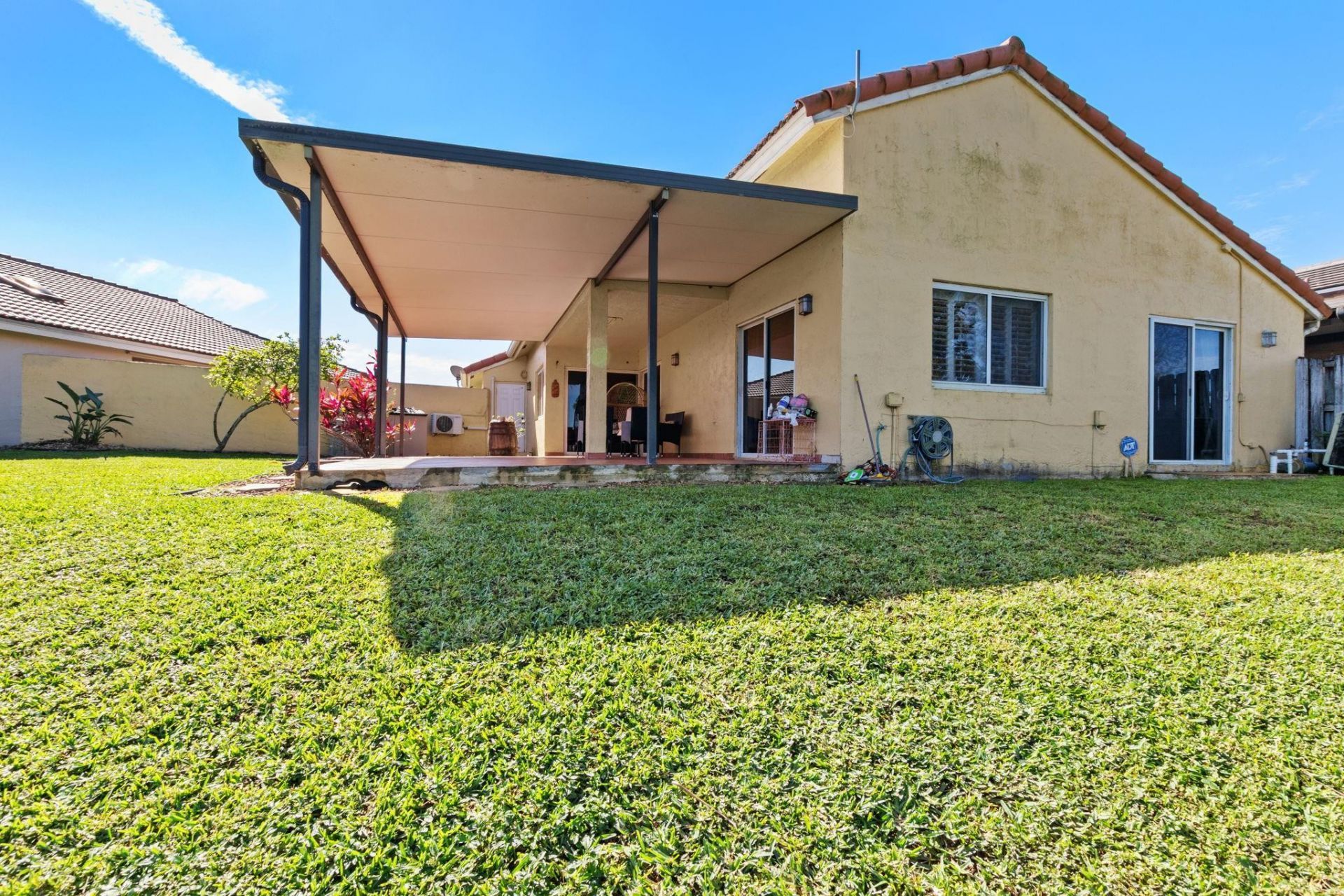 15141 Brighton Ln, Davie, FL 33331 Photo