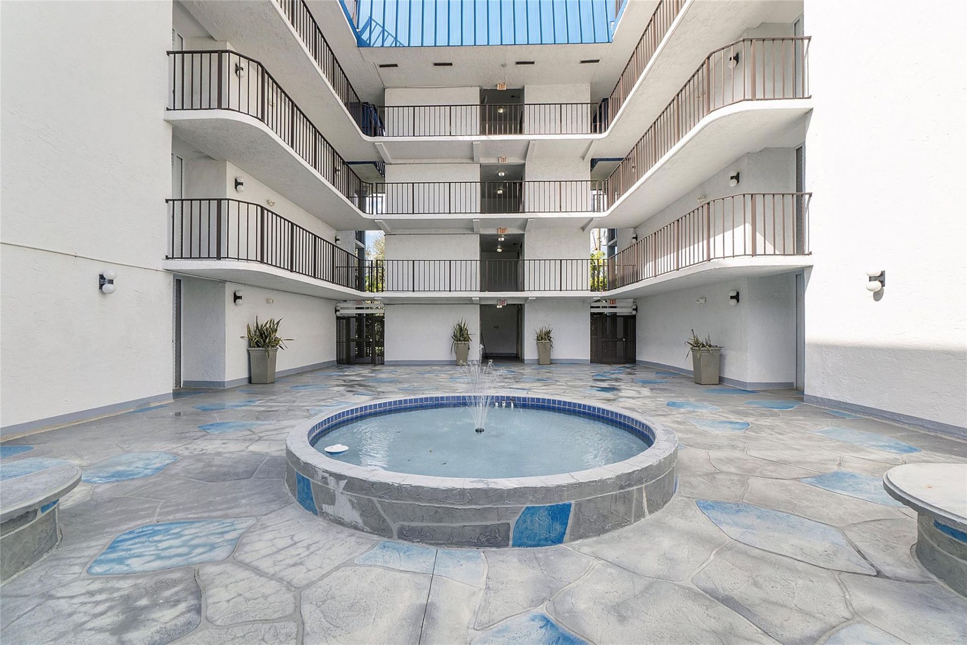 3909 N Ocean Boulevard, Unit 206, Fort Lauderdale, FL 33308 Photo