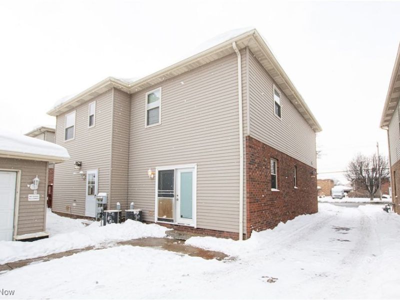 7473 Pearl Road, Middleburg Heights, OH 44130 Photo 28