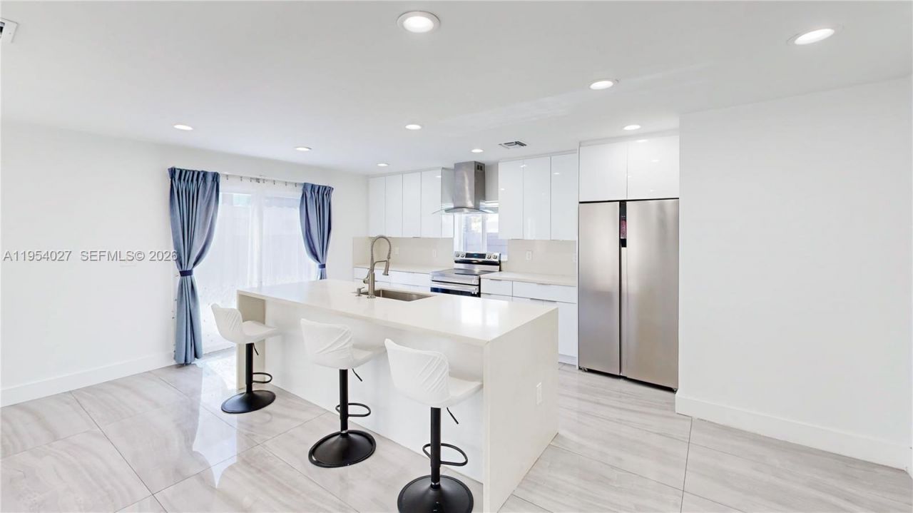 1886 NW 68th St, Miami, FL 33147 Photo