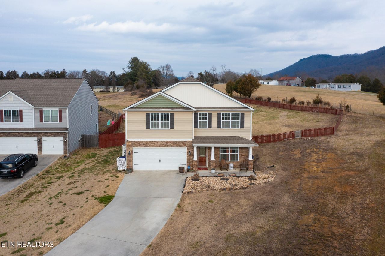 8259 Horseshoe Mesa Tr Corryton, TN 37721