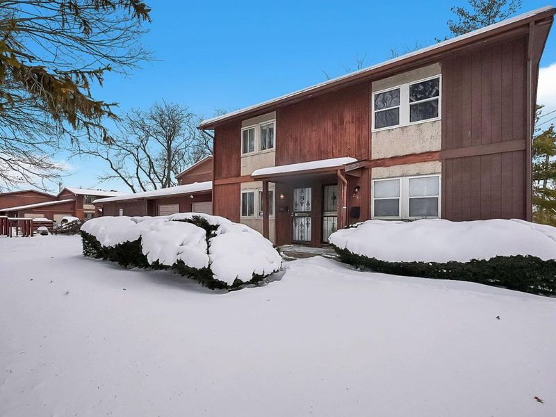 2278 Wadsworth Drive, Unit D, Columbus, OH 43232 Photo 3