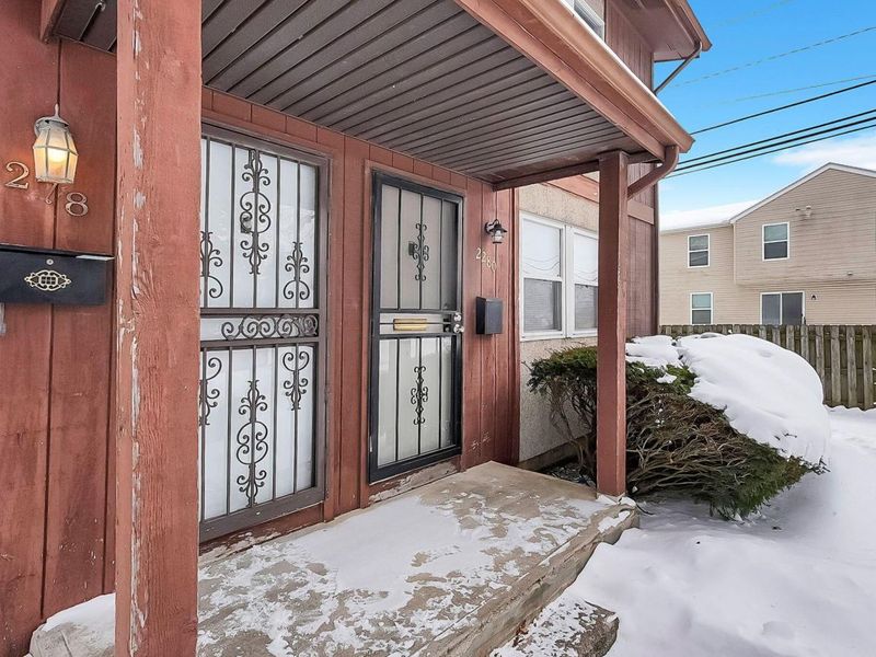 2278 Wadsworth Drive, Unit D, Columbus, OH 43232 Photo 4