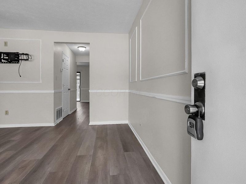 2278 Wadsworth Drive, Unit D, Columbus, OH 43232 Photo 5