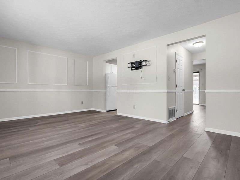 2278 Wadsworth Drive, Unit D, Columbus, OH 43232 Photo 6