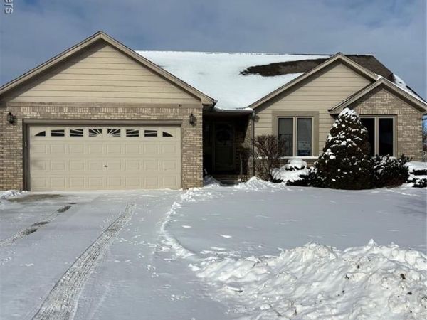 51 Mill Creek Avenue, Lapeer, MI 48446