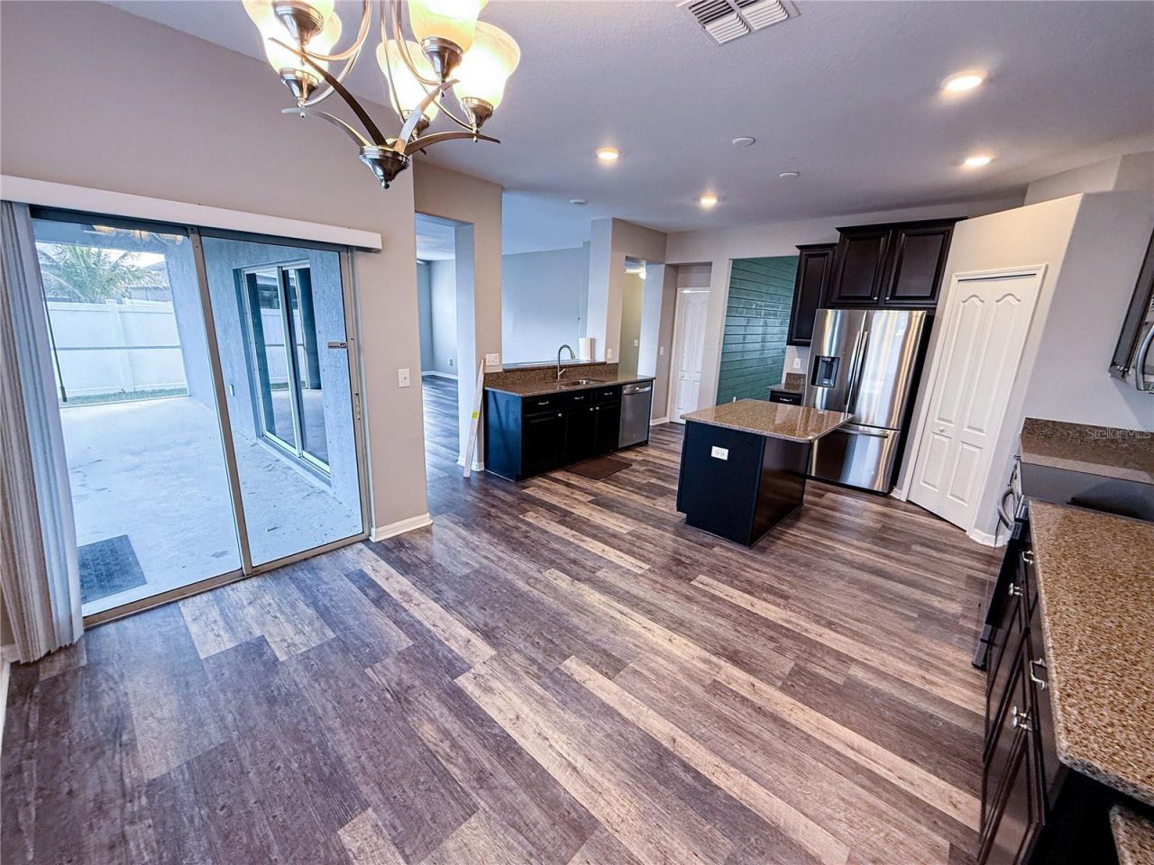 909 Meadow Glade Drive, Ruskin, FL 33570 Photo