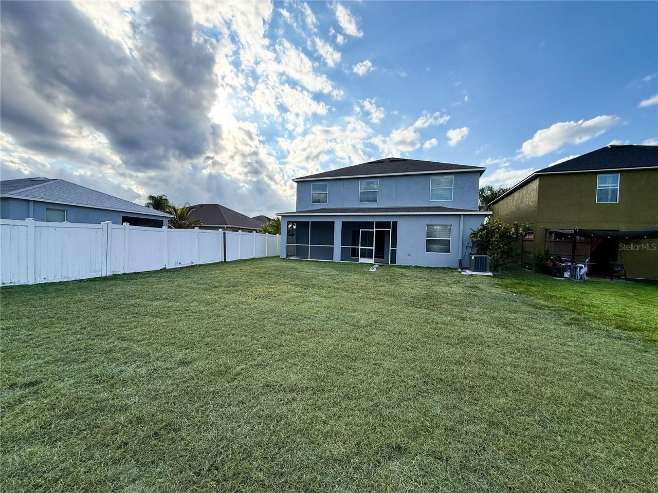 909 Meadow Glade Drive, Ruskin, FL 33570 Photo