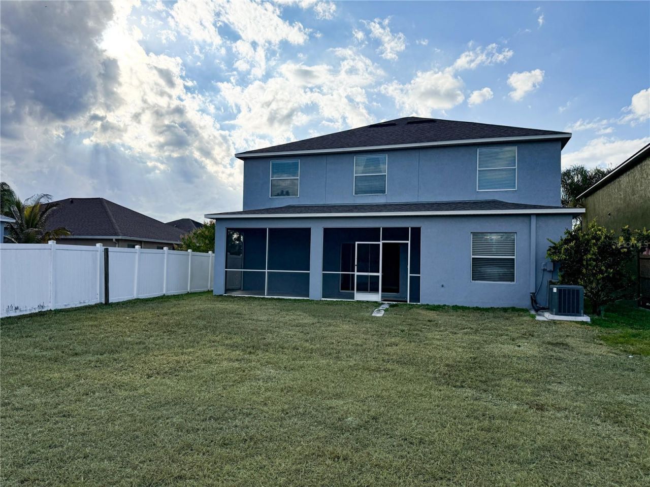 909 Meadow Glade Drive, Ruskin, FL 33570 Photo